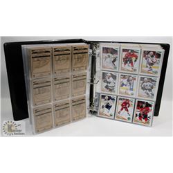 BINDER OF OVER 625 DIFFERENT OPEECHEE HOCKEY CARDS