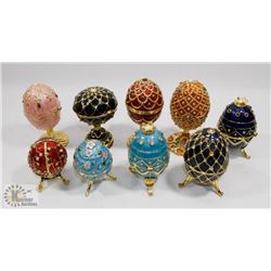 FLAT OF ASSORTED TRINKET BOXES.