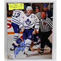 TORONTO MAPLE LEAFS WENDEL CLARK SIGNED 8X10