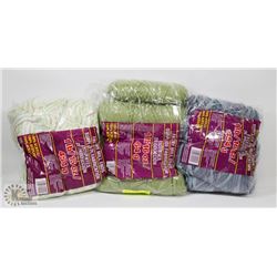 3 BAGS OF 1LB  ASSORTED COLOR 100%  ACRYLIC YARN