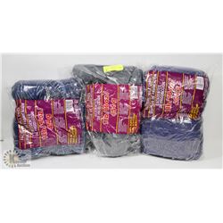 3 BAGS OF 1LB  ASSORTED COLOR 100%  ACRYLIC YARN