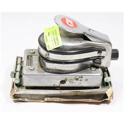CAMPBELL HAUSFELD TL100S JITTERBUG AIR SANDER