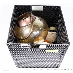 FLAT OF ASSORTED SHOWHOME ORNAMENTS