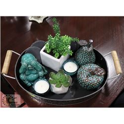 METAL TRAY WITH SHOWHOME ITEMS