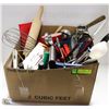 Image 1 : BOX OF COMMERCIAL KITCHEN MISCELLANEOUS