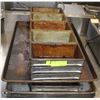 Image 1 : LOT OF VARIOUS COMMERCIAL BAKING PANS
