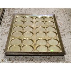 4 ROUND BUN TRAYS (4 X 6)