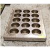Image 1 : 5 LARGE MUFFIN TRAYS (3 X 5)