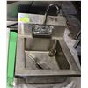 Image 1 : STAINLESS STEEL HAND SINK NSF