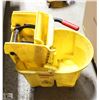 Image 1 : RUBBERMAID COMMERCIAL MOP BUCKET W/ WRINGER