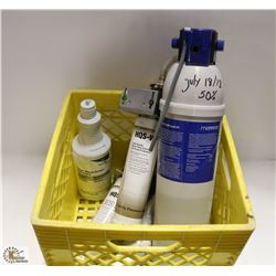 TOTE W/ WATER FILTRATION SYSTEM