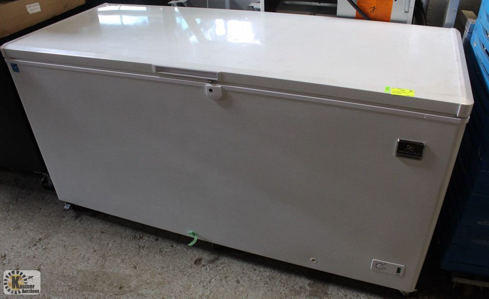 KELVINATOR COMMERCIAL 71" CHEST FREEZER