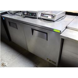 TRUE DOUBLE DOOR UNDER COUNTER FRIDGE STAINLESS