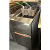 Image 1 : FRYMASTER DUAL-BASKET DEEP FRYER 100,000 BTU