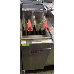 DUAL-BASKET VULCAN COMMERCIAL DEEPFRYER