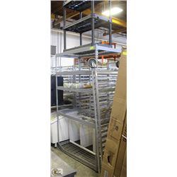 3 ADJUSTABLE MODULAR STORAGE RACKS + COOLING