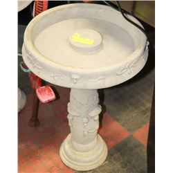 CONCRETE 2 PIECE MUSHROOM BIRD BATH