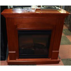 ELECTRIC FIREPLACE WITH CONTROLS