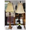 Image 1 : LOT OF 2 - 22" TALL TABLE LAMPS