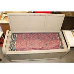 PATIO STORAGE BOX WITH LAWN CHAIR CUSHIONS