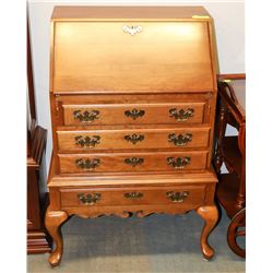 VINTAGE SOLID WOOD WRITING DESK WITH DRAWERS.