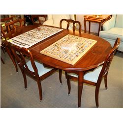 VINTAGE SOLID WOOD FRENCH PROVINCIAL STYLE TABLE