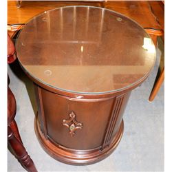 VINTAGE SOLID WOOD ROUND END TABLE WITH