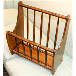 VINTAGE SOLID WOOD NEWSPAPER/MAGAZINE RACK