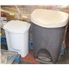 Image 1 : SET OF 2 GARBAGE BINS