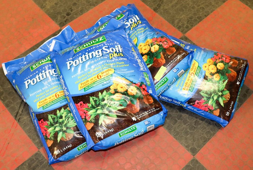 4 BAGS OF SCHULTZ POTTING SOIL PLUS 18L BAGS