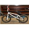 Image 1 : NITROS WHITE-OUT FREE STYLE BMX BIKE  W/ FOOT PEGS