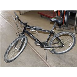 SCHWINN 26" BICYCLE.
