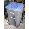 Image 1 : 48 GALLON TOTER BIN WITH LID.