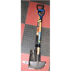 LOT OF 3 HAND TOOLS INCLUDES EDGER, LEVEL & A FLAT