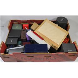 FLAT OF 26 JEWELLERY/WATCH BOXES INCL A KEY