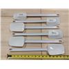 Image 1 : 16” WHITE "SPOONULAS" W/PLASTIC HANDLE - LOT OF