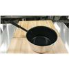 Image 1 : 4.75QT HEAVY DUTY COATED ALUMINUM SAUCE POT