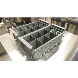 8 COMPARTMENT CUTLERY BASKET-HANDLES - LOT OF 2