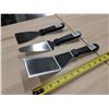 Image 1 : BURGER TURNER-PIE SERVER-PAN SCRAPER - LOT OF 3