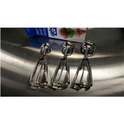 STAINLESS PORTION CONTROL DISHERS SET - SET OF 3