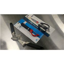 PEELER, GARLIC PRESS, KITCHEN SHEARS - LOT OF 3 PI