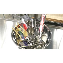 20QT BOWL KITCHEN TOOLS SET - LOT OF 15 PIECES