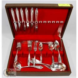 BOX OF VINTAGE SILVERPLATE DINNERWARE