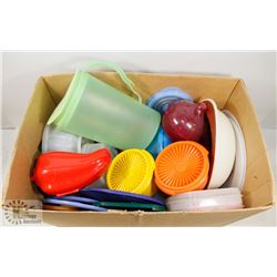BOX OF TUPPERWARE BRAND CONTAINERS WITH EXTRA