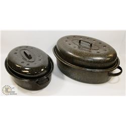 ESTATE SET OF TWO ROASTERS WITH LIDS