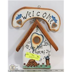 BIRDHOUSE WELCOME HANGING OUTDOOR PLAQUE
