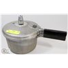 Image 1 : PRESSURE COOKER