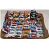 Image 1 : LARGE FLAT OF MATCH BOX DIECAST AND HOT WHEELS