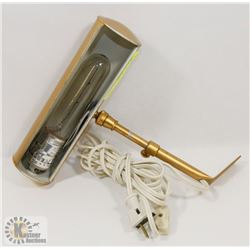 MOUNTABLE READING LAMP