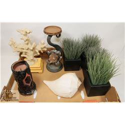 FLAT OF HOUSEHOLD DECORATIONS